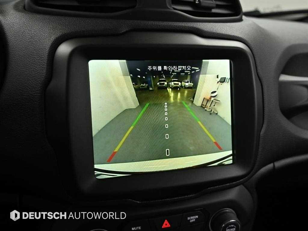 Jeep Renegade — photo 15