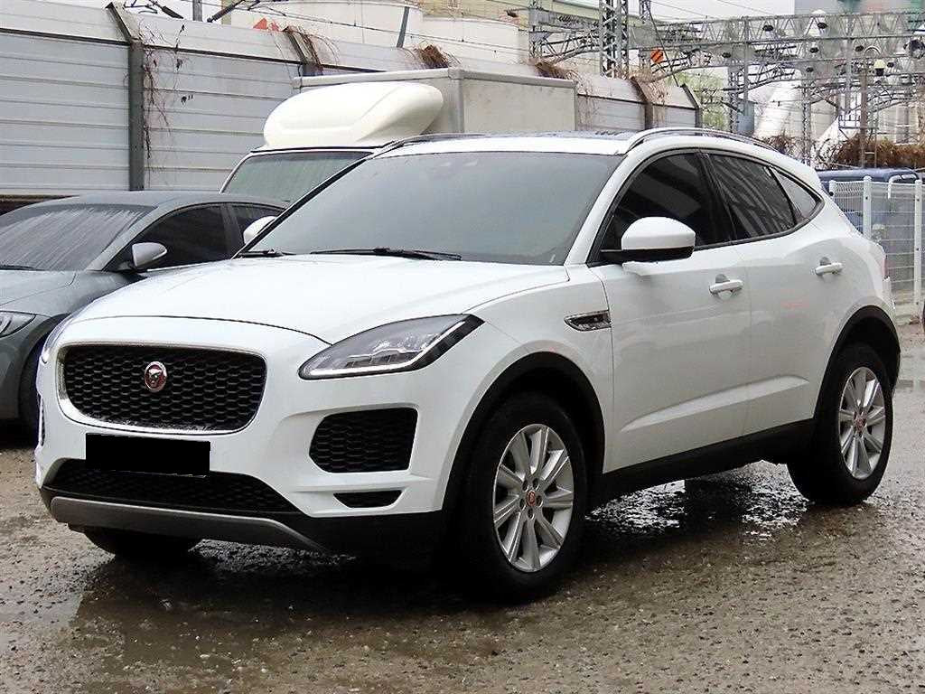 Jaguar E-PACE — photo 02