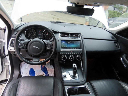 Jaguar E-PACE — photo 07
