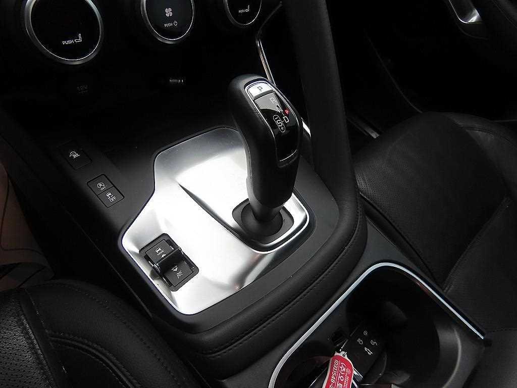 Jaguar E-PACE — photo 10