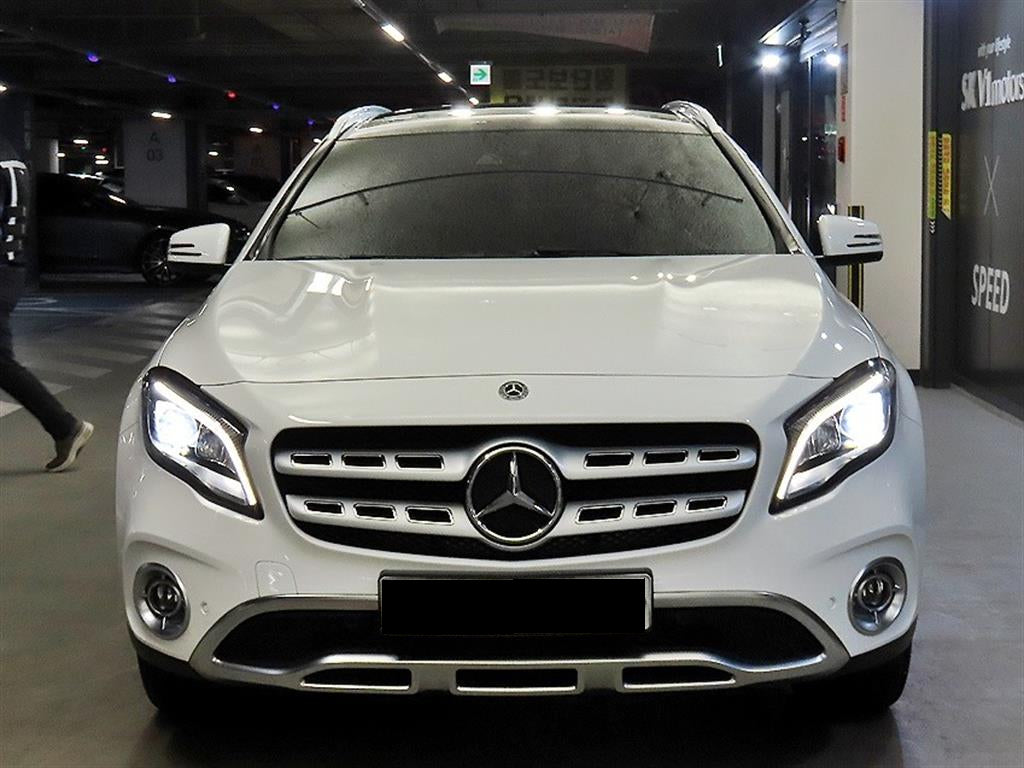 Mercedes-Benz GLA-Class — photo 02