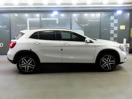 Mercedes-Benz GLA-Class — photo 03