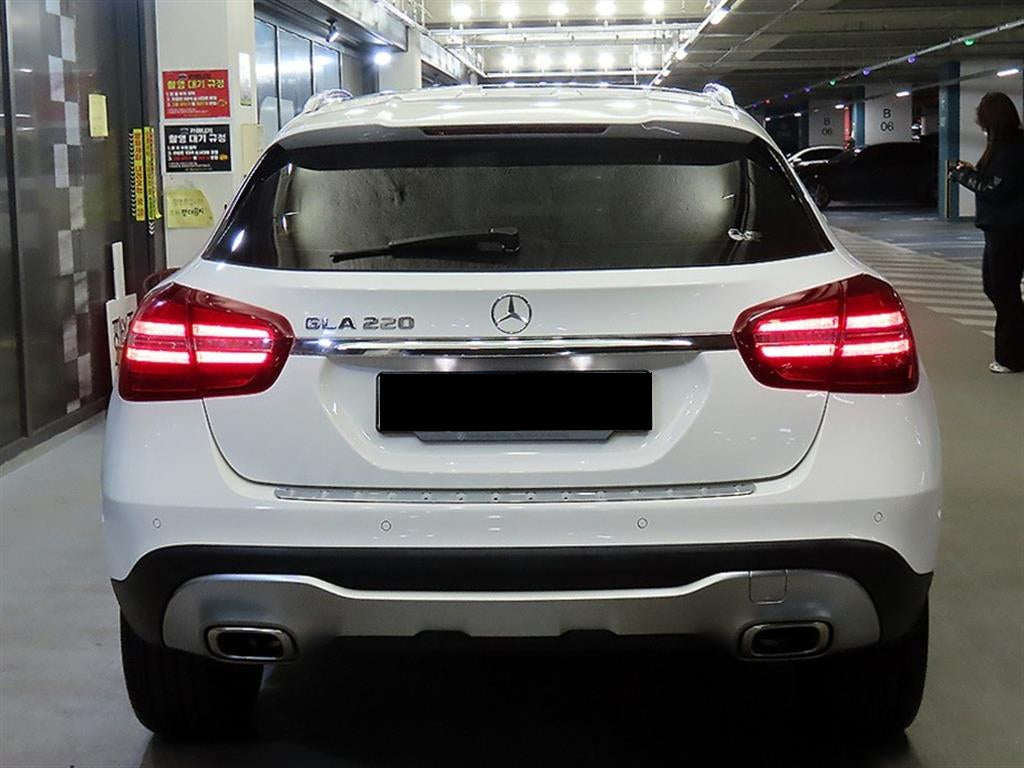 Mercedes-Benz GLA-Class — photo 05