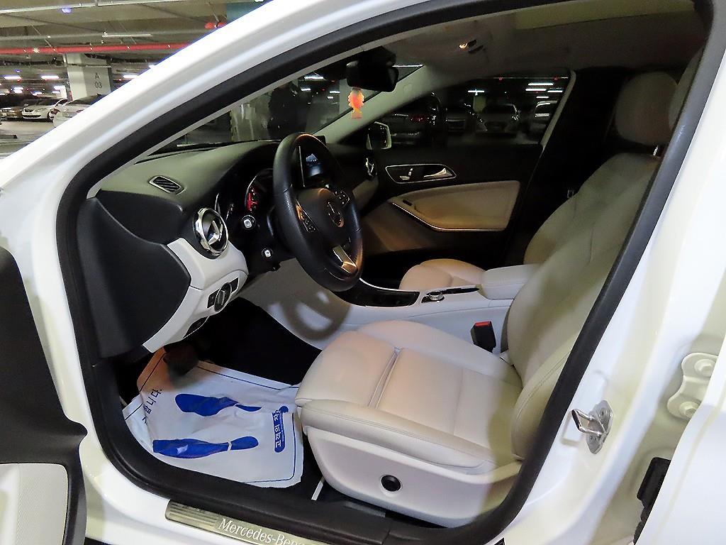 Mercedes-Benz GLA-Class — photo 06