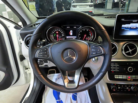 Mercedes-Benz GLA-Class — photo 08