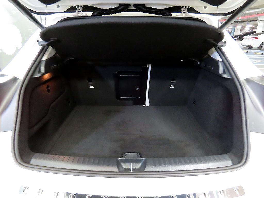 Mercedes-Benz GLA-Class — photo 17