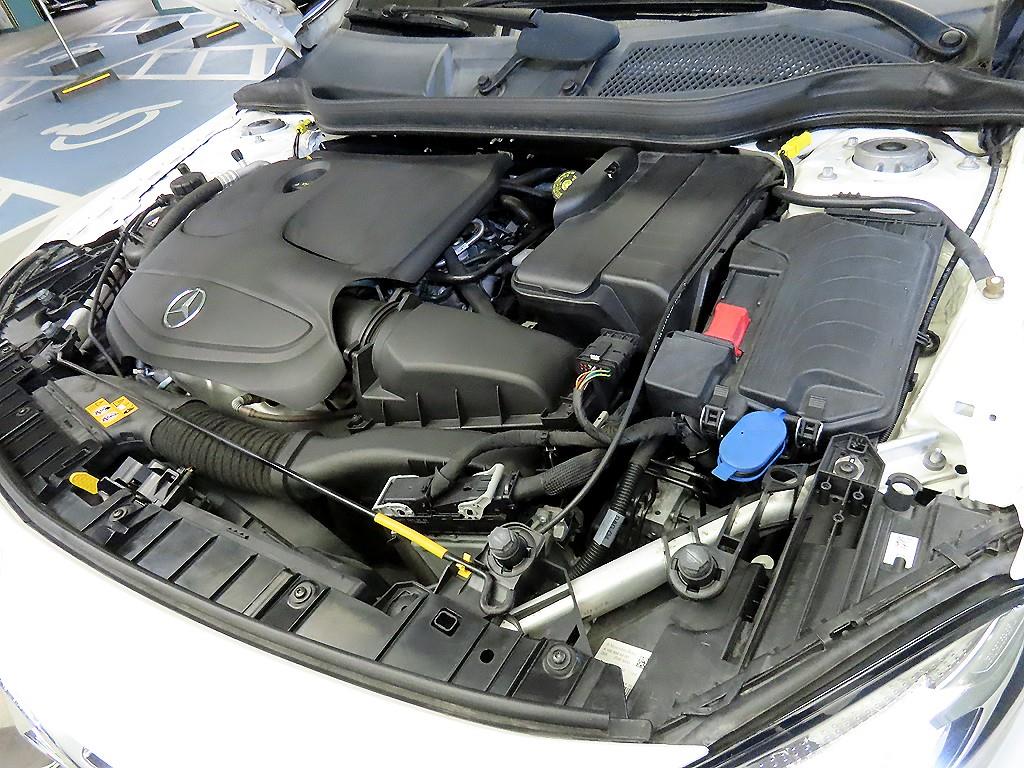 Mercedes-Benz GLA-Class — photo 19