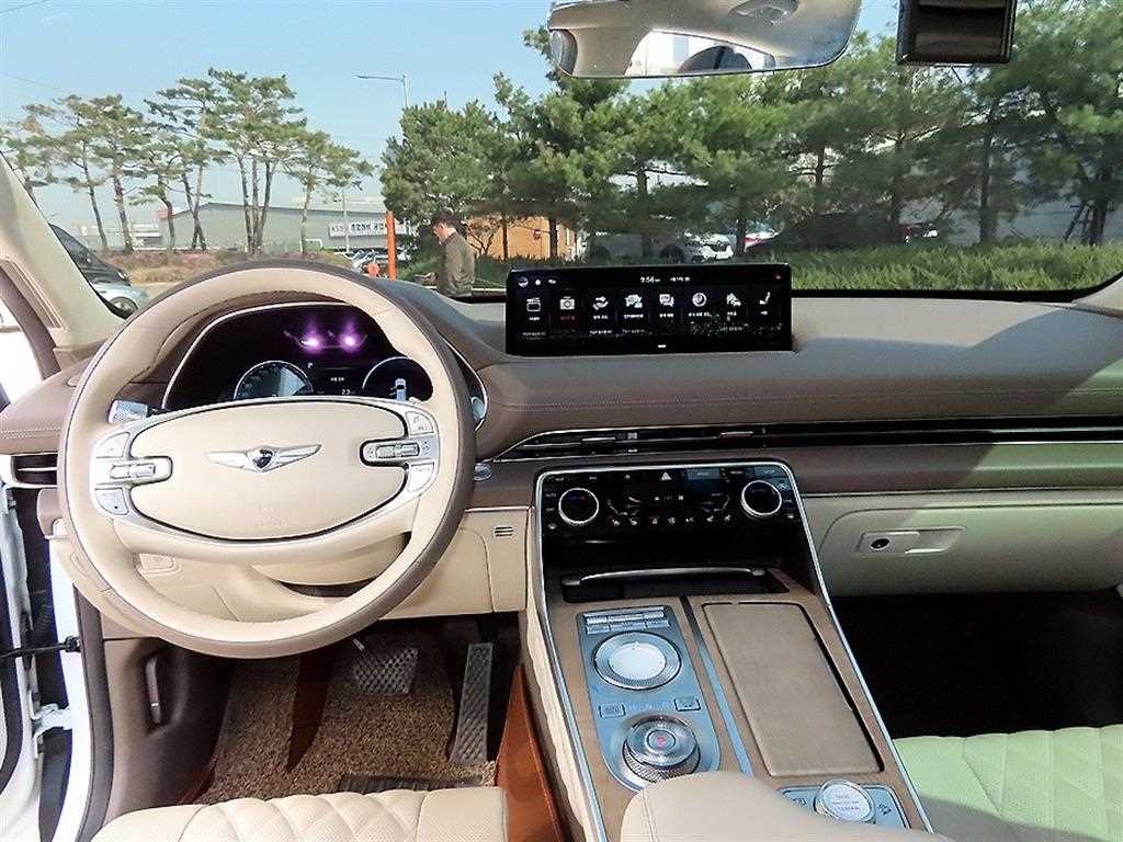 Genesis GV80 — photo 07