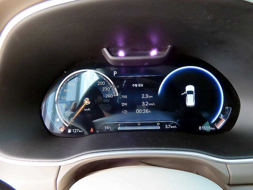 Genesis GV80 — photo 09