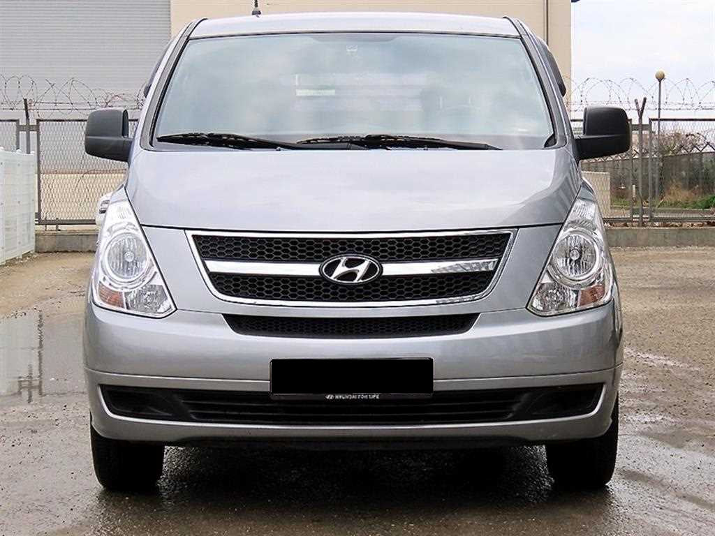 Hyundai Starex — photo 02