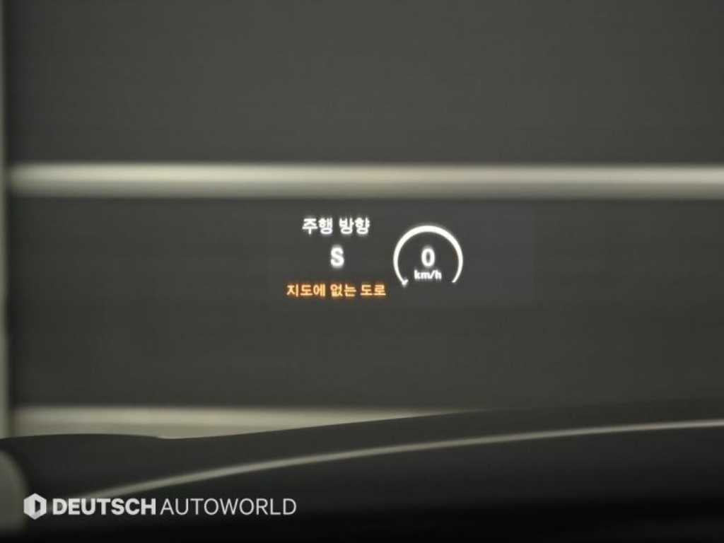 Mercedes-Benz S-Class — photo 18