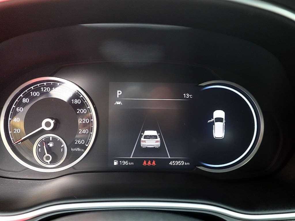 Genesis GV80 — photo 09