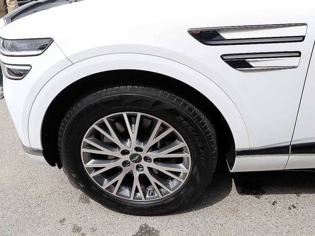 Genesis GV80 — photo 18