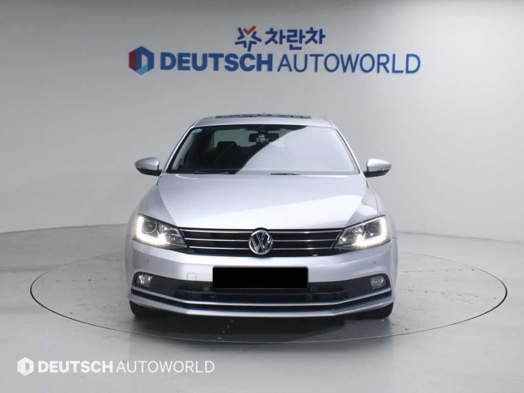Volkswagen Jetta — photo 03