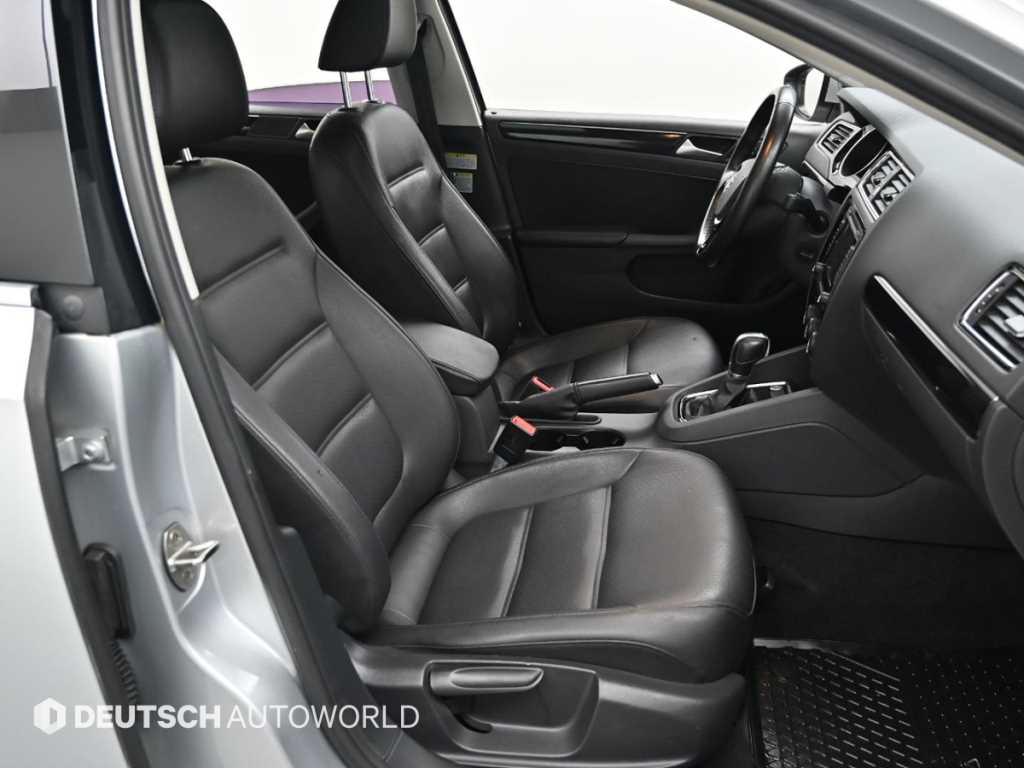 Volkswagen Jetta — photo 10