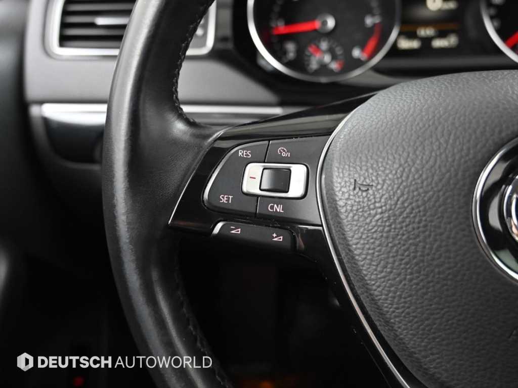 Volkswagen Jetta — photo 16