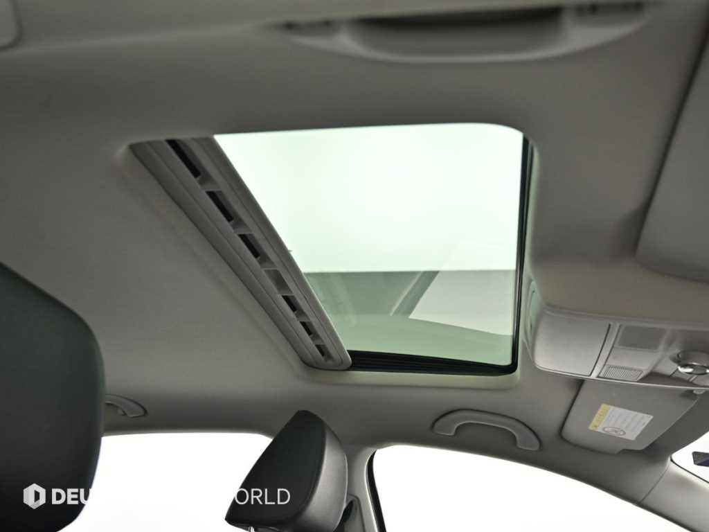 Volkswagen Jetta — photo 18