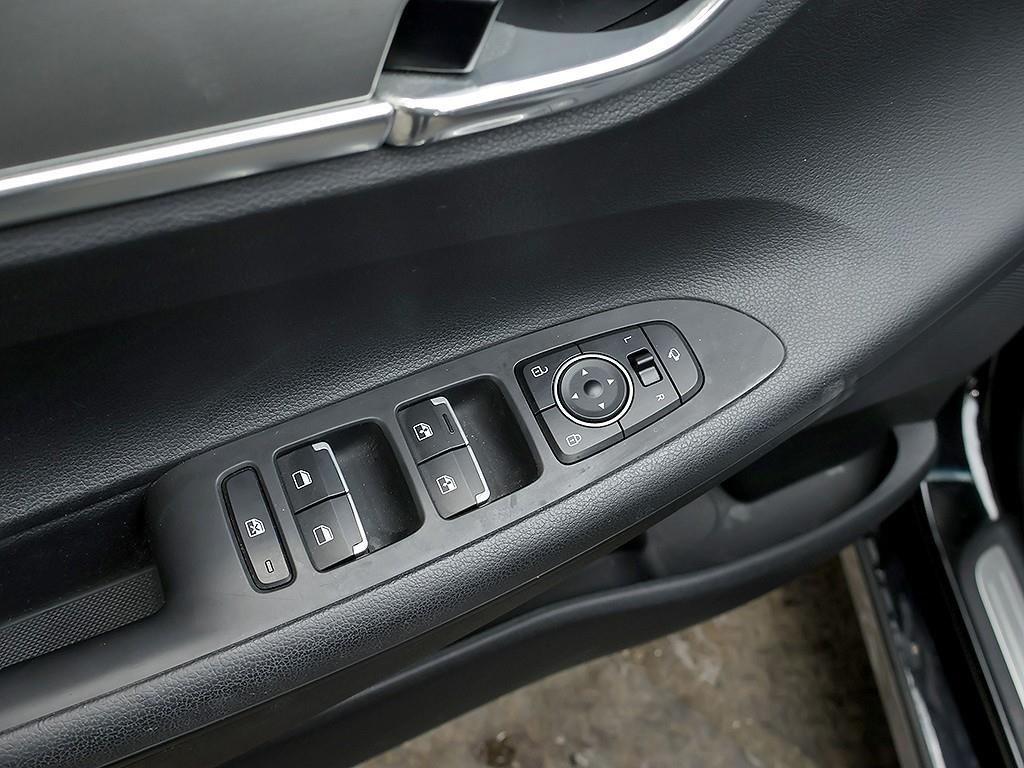 Hyundai Grandeur — photo 13
