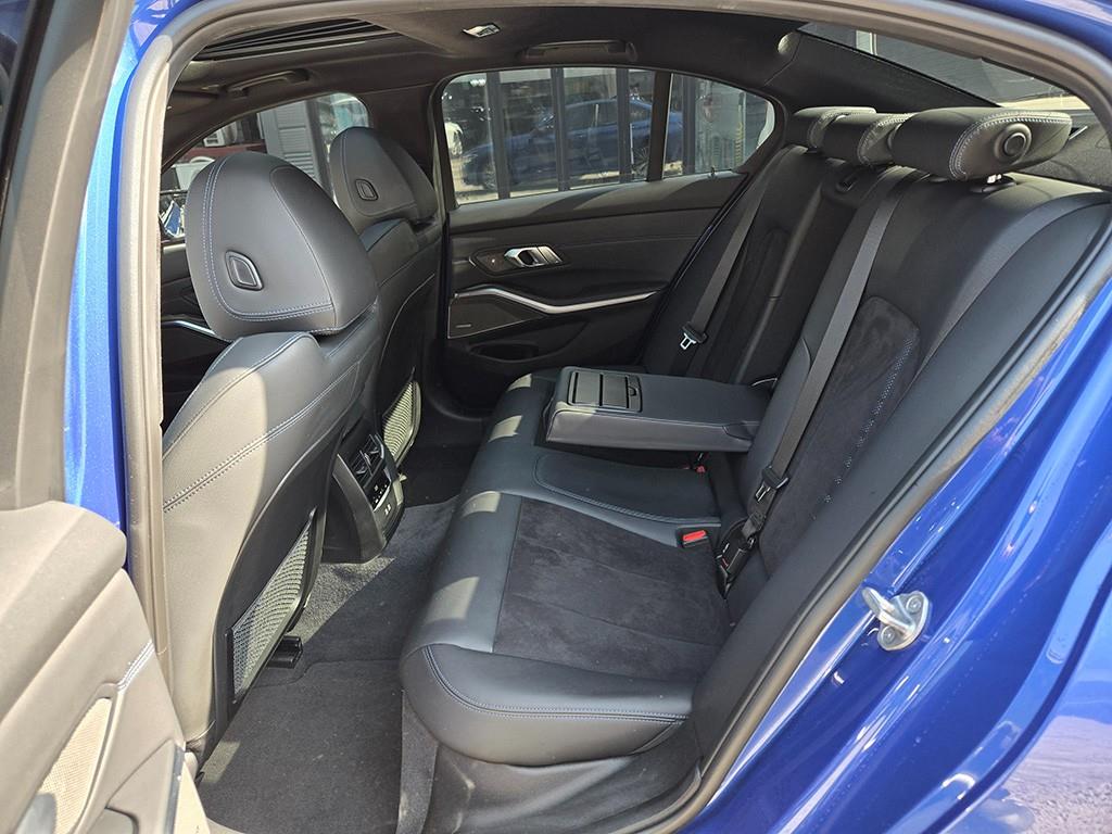 BMW 3-Series — photo 06