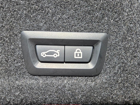 BMW 3-Series — photo 16