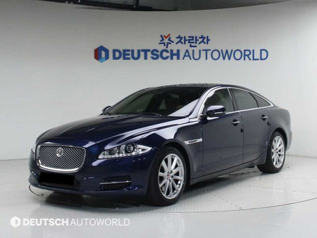 Jaguar XJ — photo 01
