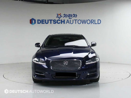 Jaguar XJ — photo 03
