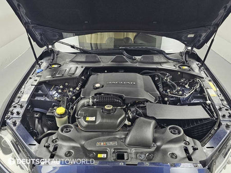 Jaguar XJ — photo 06
