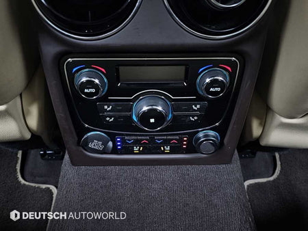 Jaguar XJ — photo 16