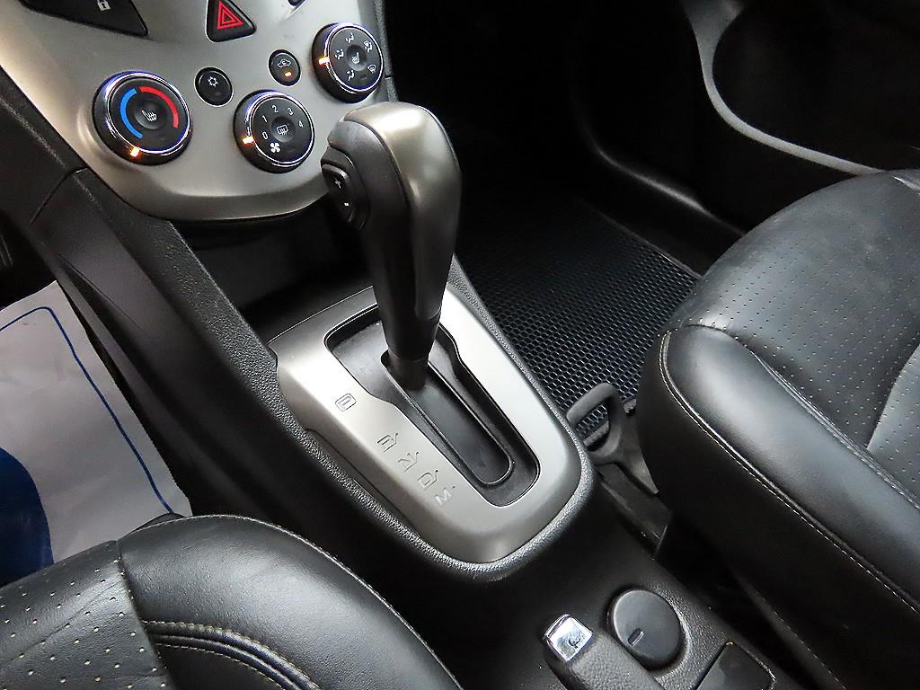 CHEVROLET Aveo — photo 10