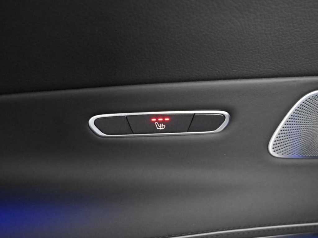 Mercedes-Benz S-Class — photo 17