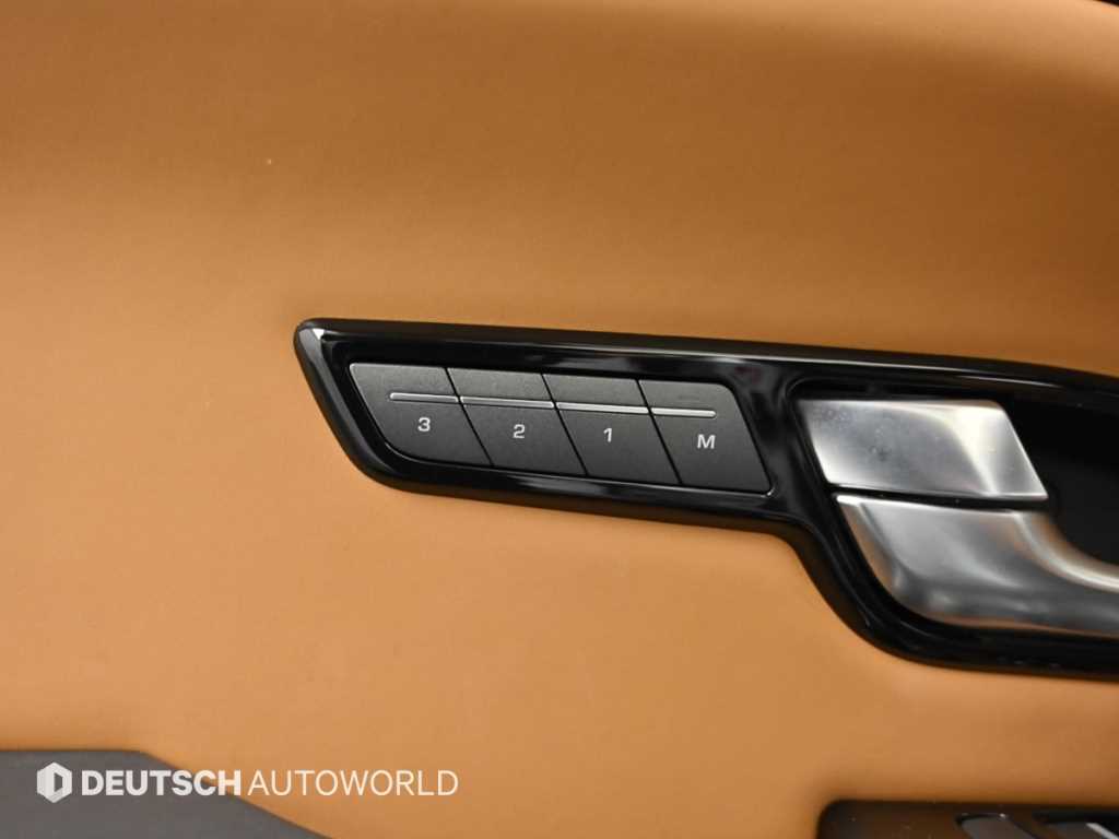 Land Rover Range Rover Evoque — photo 17