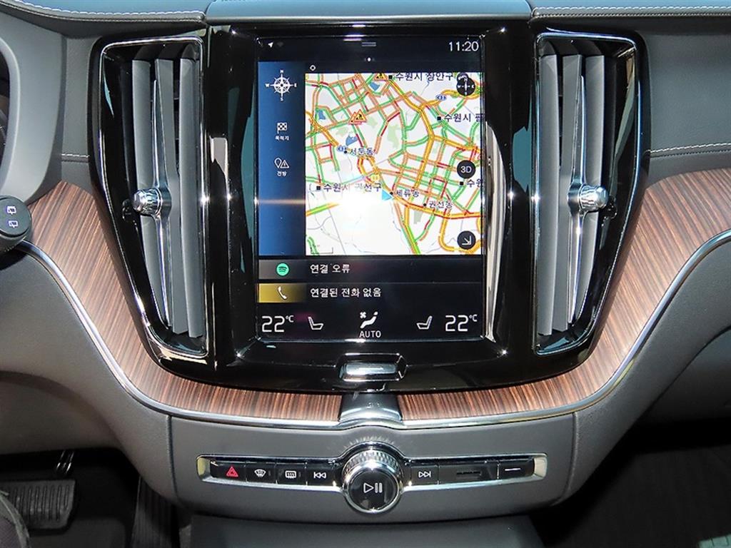 Volvo XC60 — photo 13