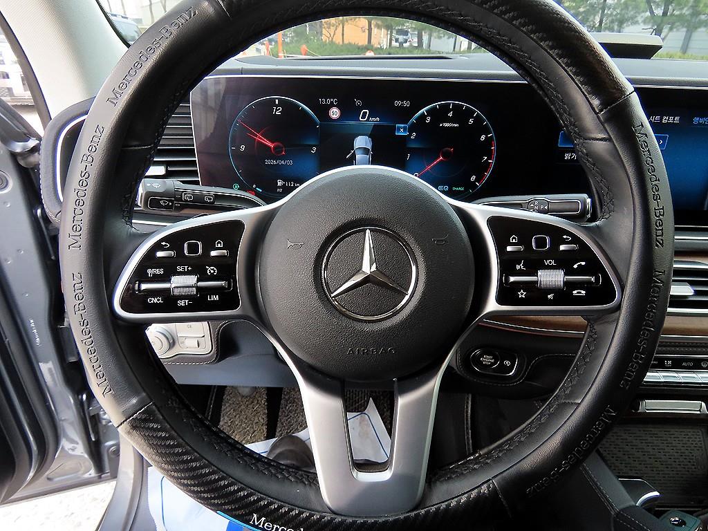 Mercedes-Benz GLE-Class — photo 08