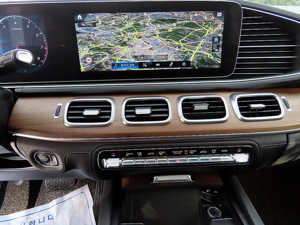 Mercedes-Benz GLE-Class — photo 13