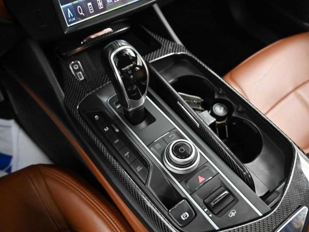 Maserati Levante — photo 09