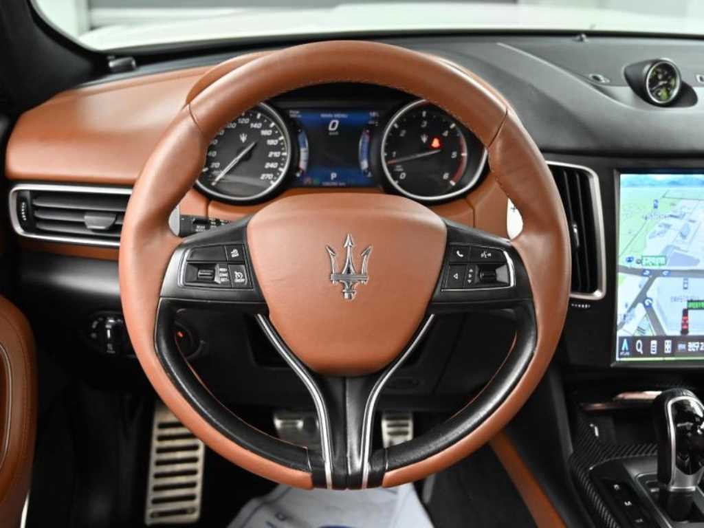 Maserati Levante — photo 13