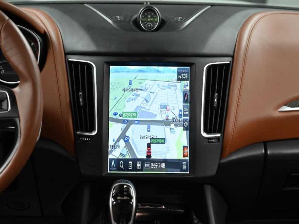 Maserati Levante — photo 14