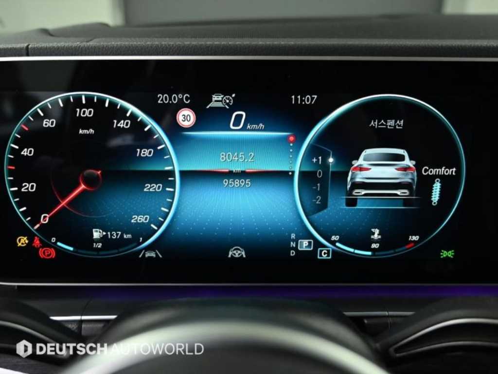 Mercedes-Benz GLE-Class — photo 08