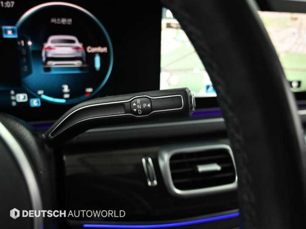 Mercedes-Benz GLE-Class — photo 09