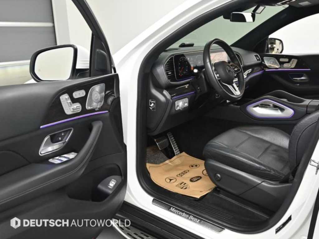Mercedes-Benz GLE-Class — photo 11