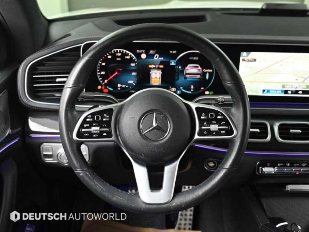 Mercedes-Benz GLE-Class — photo 13