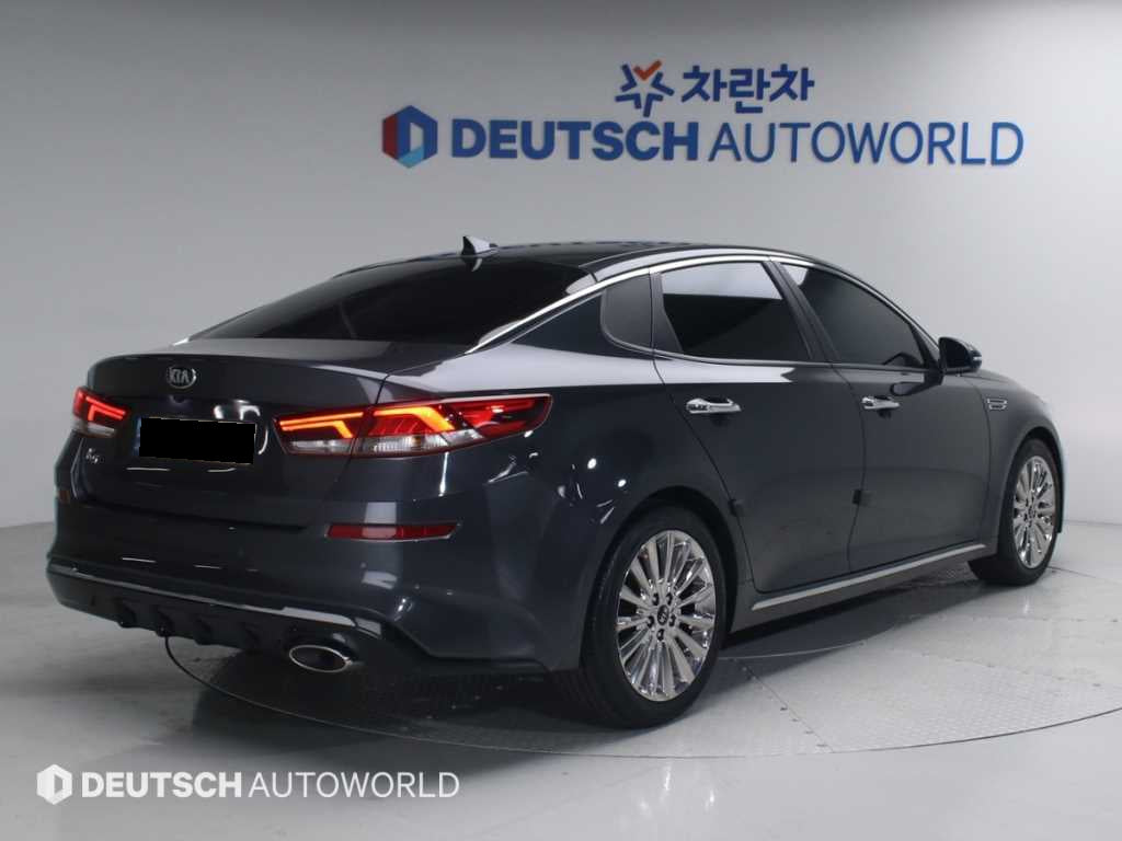 Kia K5 — photo 02