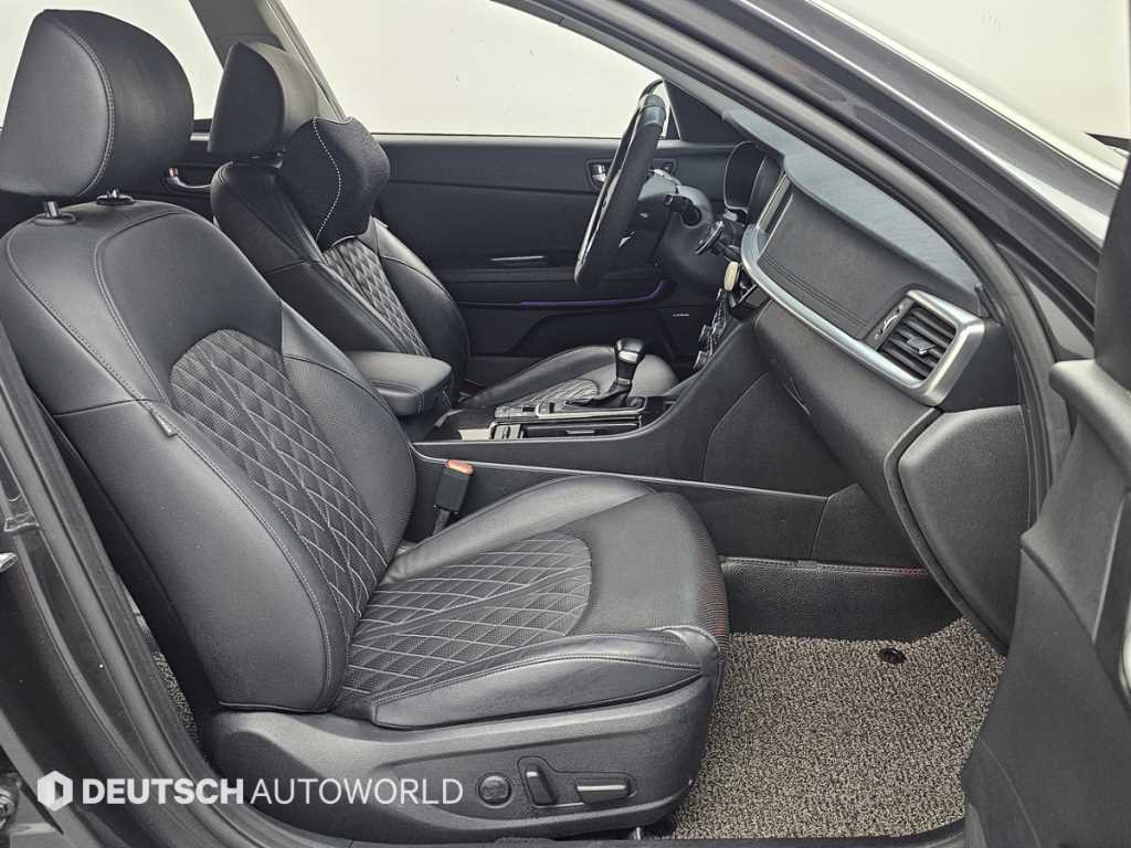 Kia K5 — photo 10