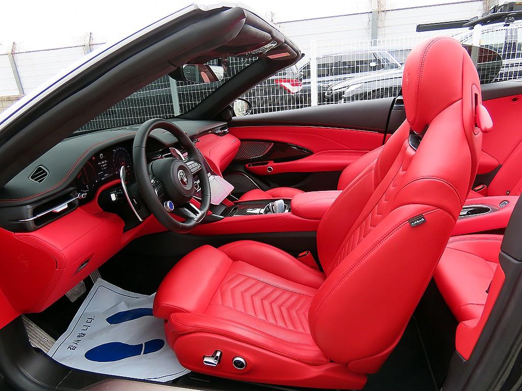 Maserati Gran Cabrio — photo 10