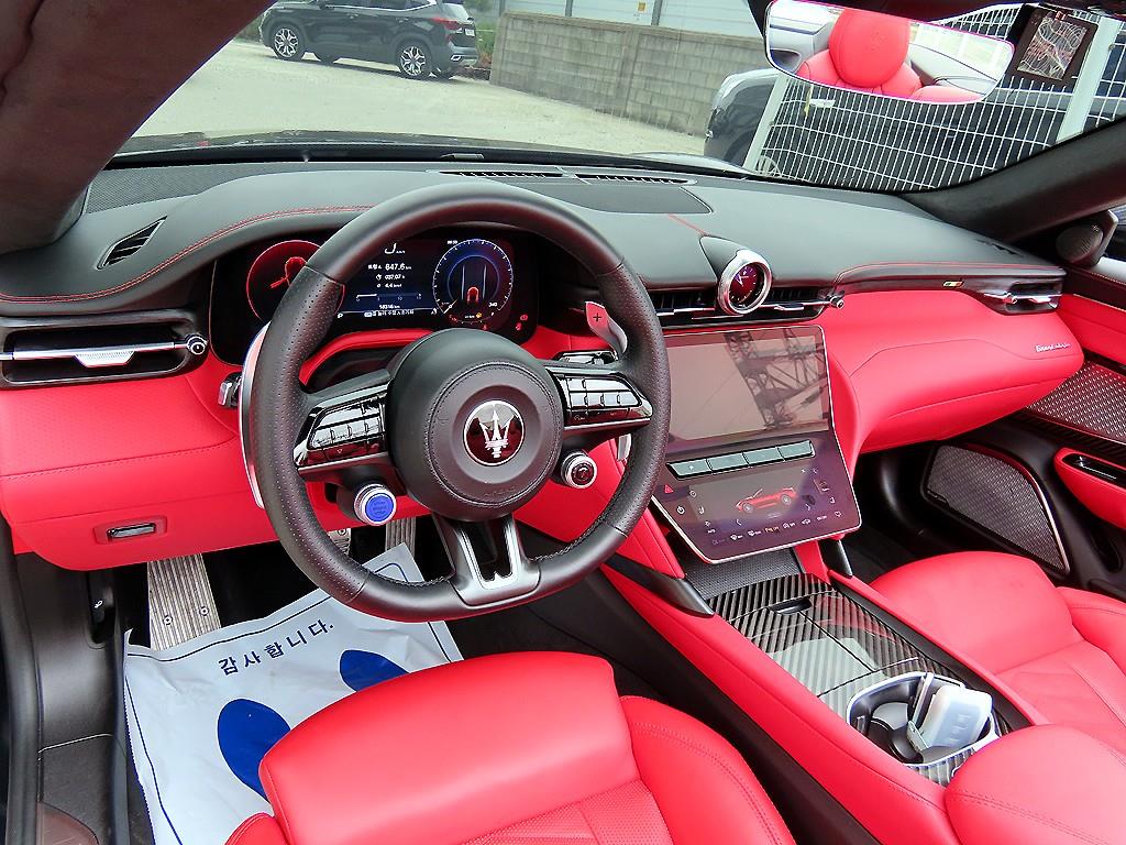 Maserati Gran Cabrio — photo 13