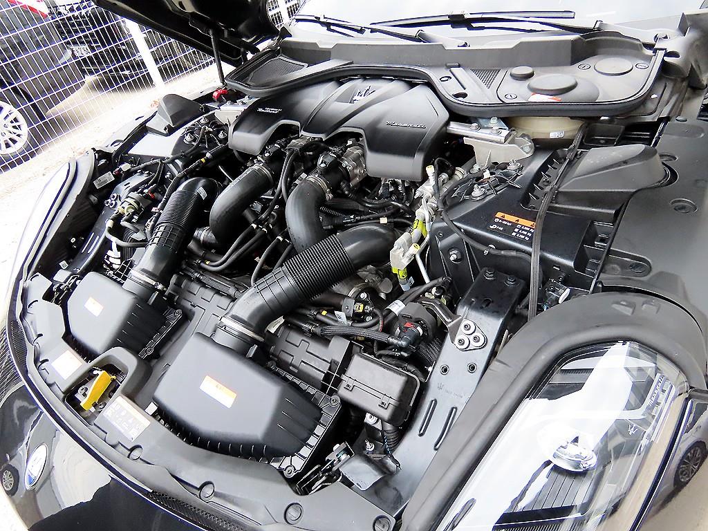 Maserati Gran Cabrio — photo 19