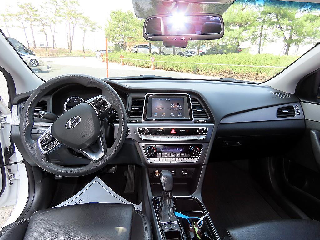 Hyundai Sonata — photo 07