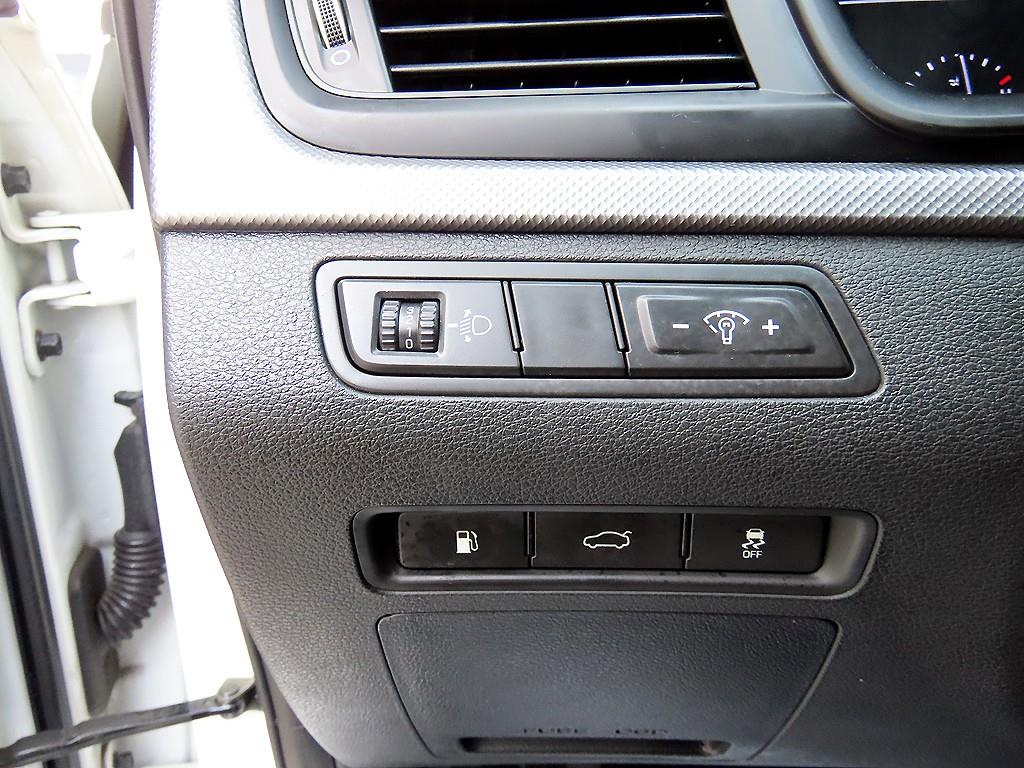 Hyundai Sonata — photo 12