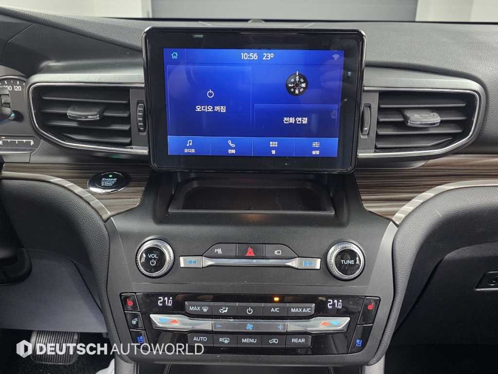 Ford Explorer — photo 14
