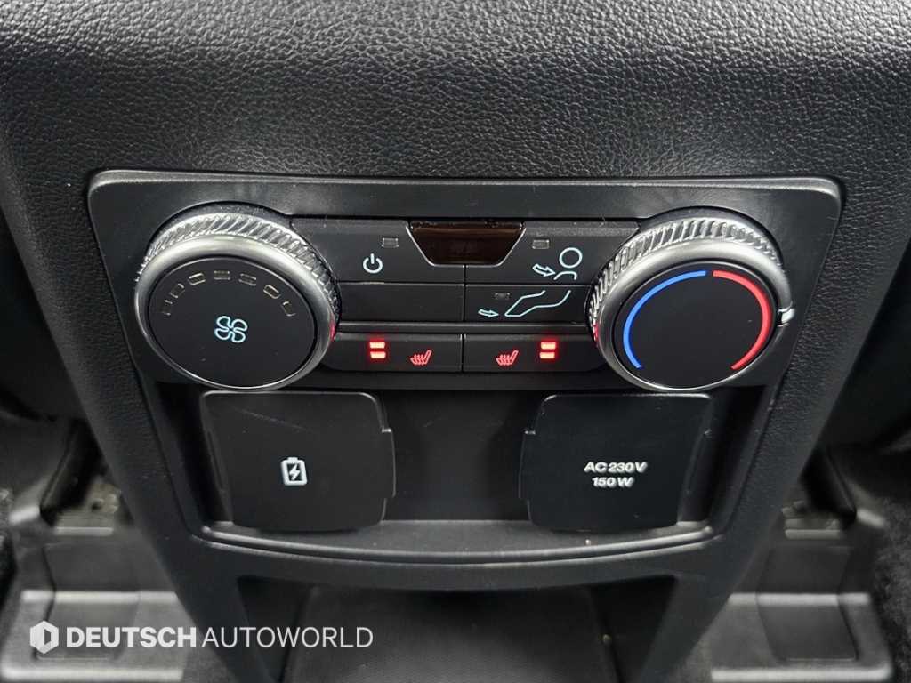 Ford Explorer — photo 16